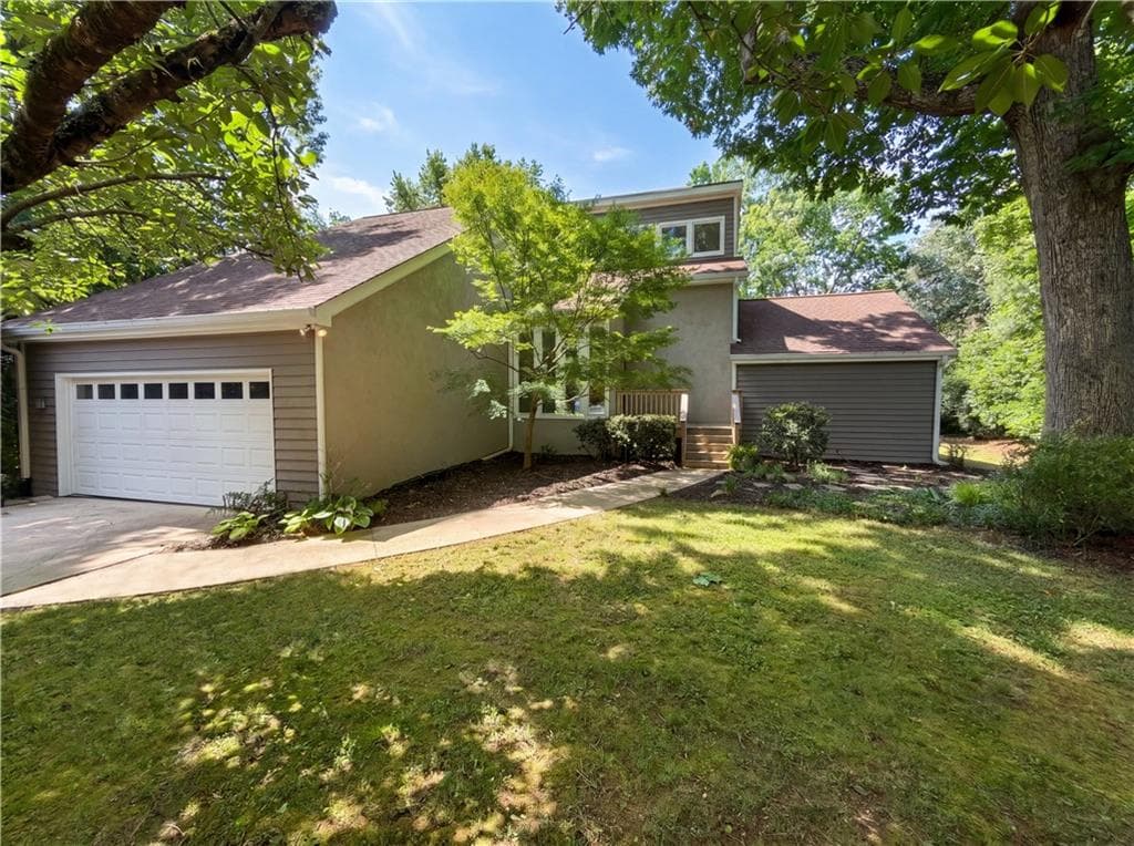 4 bedroom, 3 bathroom, 3,052 sq ft single family residence for sale at 265 Zephyr Court, Atlanta, GA 30350 — photo 2