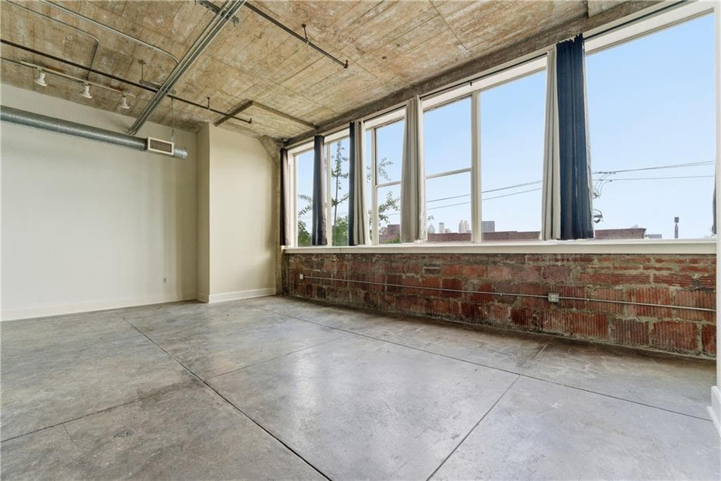 2 bedroom, 1 bathroom, 1,346 sq ft condominium for sale at 505 Whitehall Street 301, Atlanta, GA 30303 — photo 2