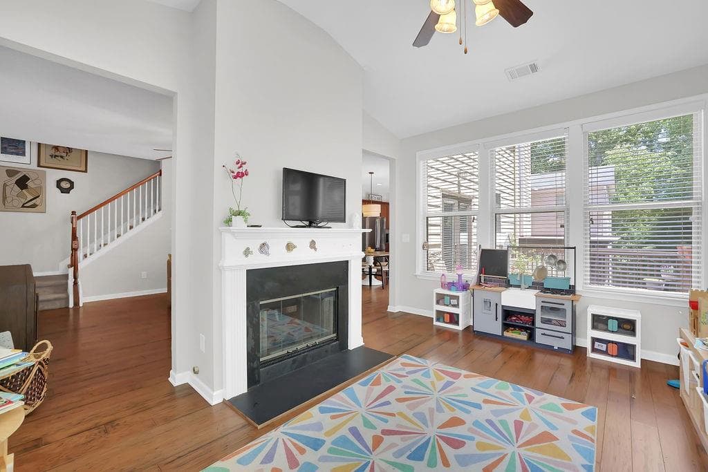 5 bedroom, 3 bathroom, 3,396 sq ft single family residence for sale at 4468 Wilkerson Place, Smyrna, GA 30082 — photo 7