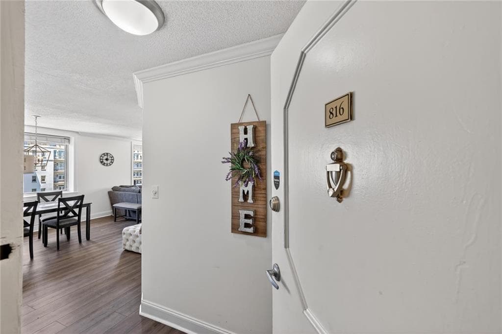 2 bedroom, 2 bathroom, 1,062 sq ft condominium for sale at 2479 Peachtree Road 816, Atlanta, GA 30305 — photo 2