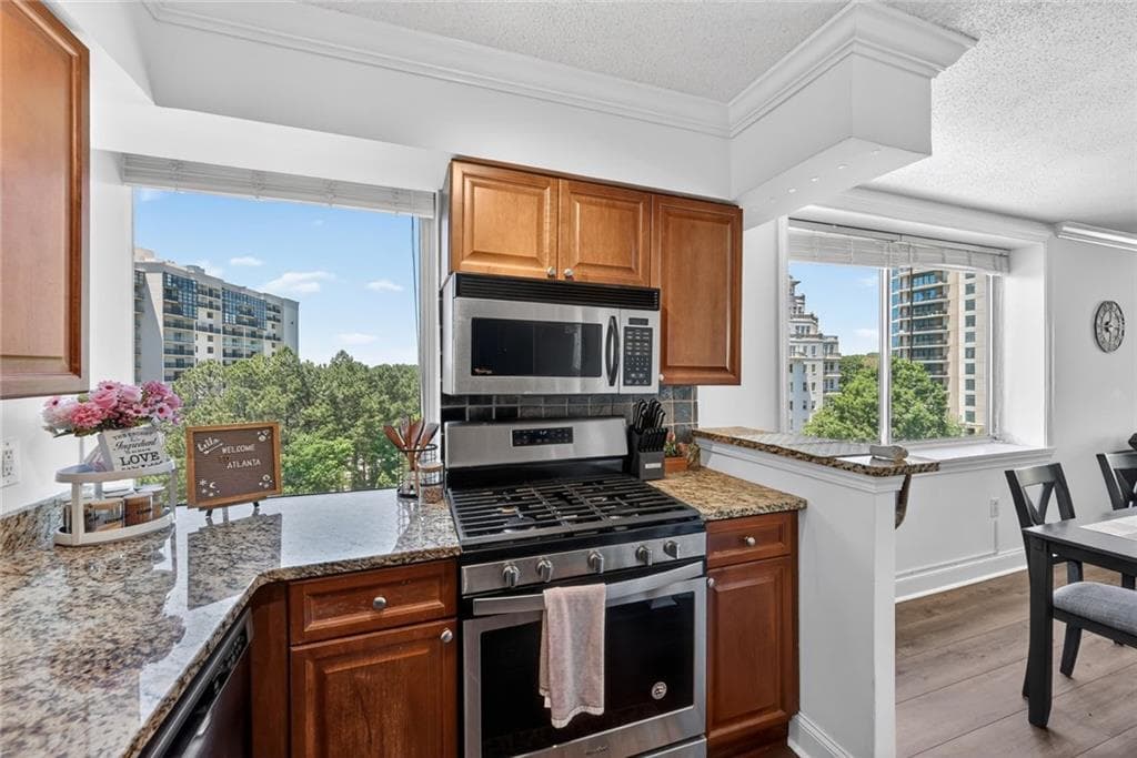 2 bedroom, 2 bathroom, 1,062 sq ft condominium for sale at 2479 Peachtree Road 816, Atlanta, GA 30305 — photo 9