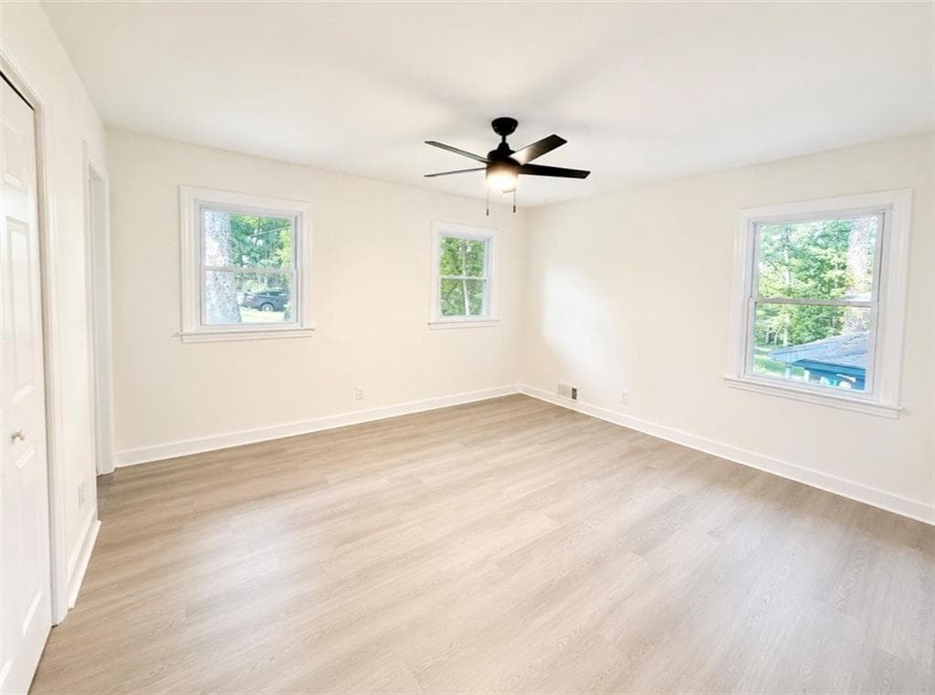 4 bedroom, 2 bathroom, 3,236 sq ft single family residence for sale at 3994 E Hilda Circle, Decatur, GA 30035 — photo 6