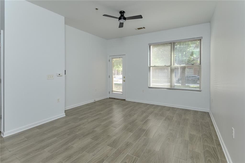 1 bedroom, 1 bathroom, 810 sq ft condominium for sale at 870 Mayson Turner Road 1144, Atlanta, GA 30314 — photo 7
