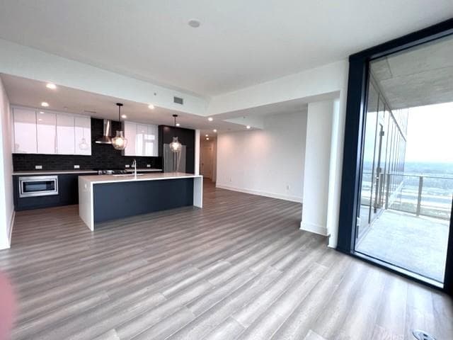 2 bedroom, 3 bathroom, 1,394 sq ft condominium for rent at 788 W Marietta Street 914, Atlanta, GA 30318 for $3,500 a month — photo 3