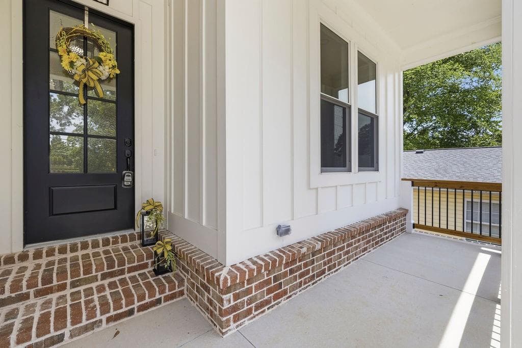 4 bedroom, 4 bathroom, 3,076 sq ft single family residence for sale at 575 Lawrence Street, Marietta, GA 30060 — photo 2