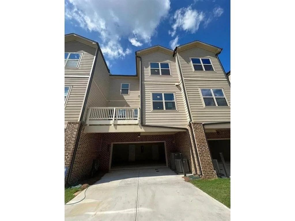 4 bedroom, 4 bathroom, 2,516 sq ft townhouse for rent at 735 Brecklin Lane, Woodstock, GA 30188 for $3,000 a month — photo 4
