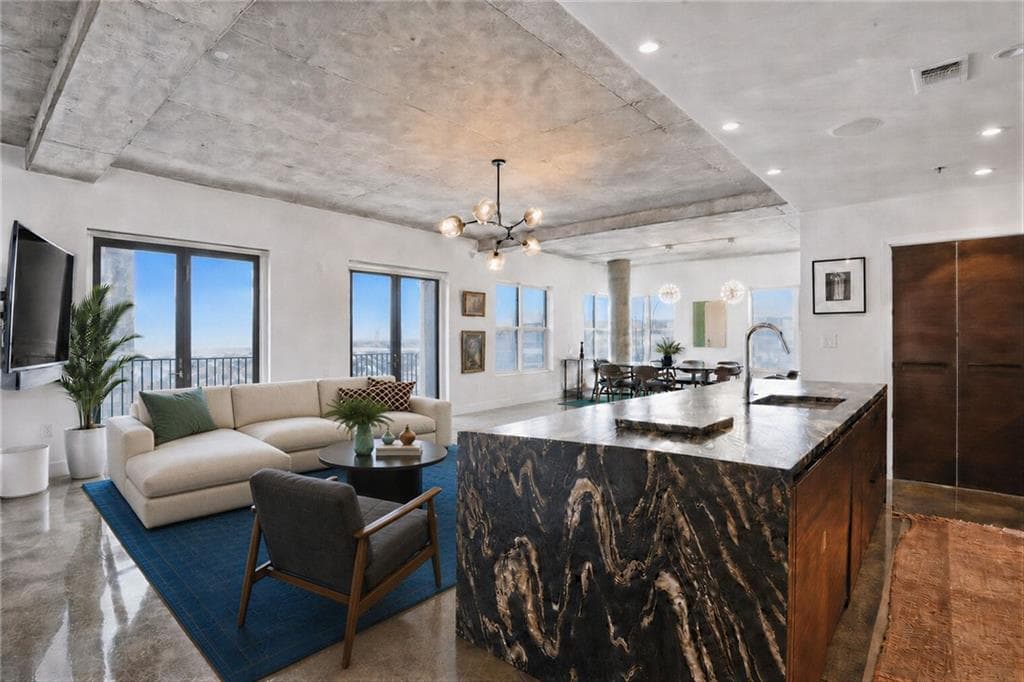 2 bedroom, 3 bathroom, 2,105 sq ft condominium under contract at 845 Spring Street 502, Atlanta, GA 30308 — photo 2