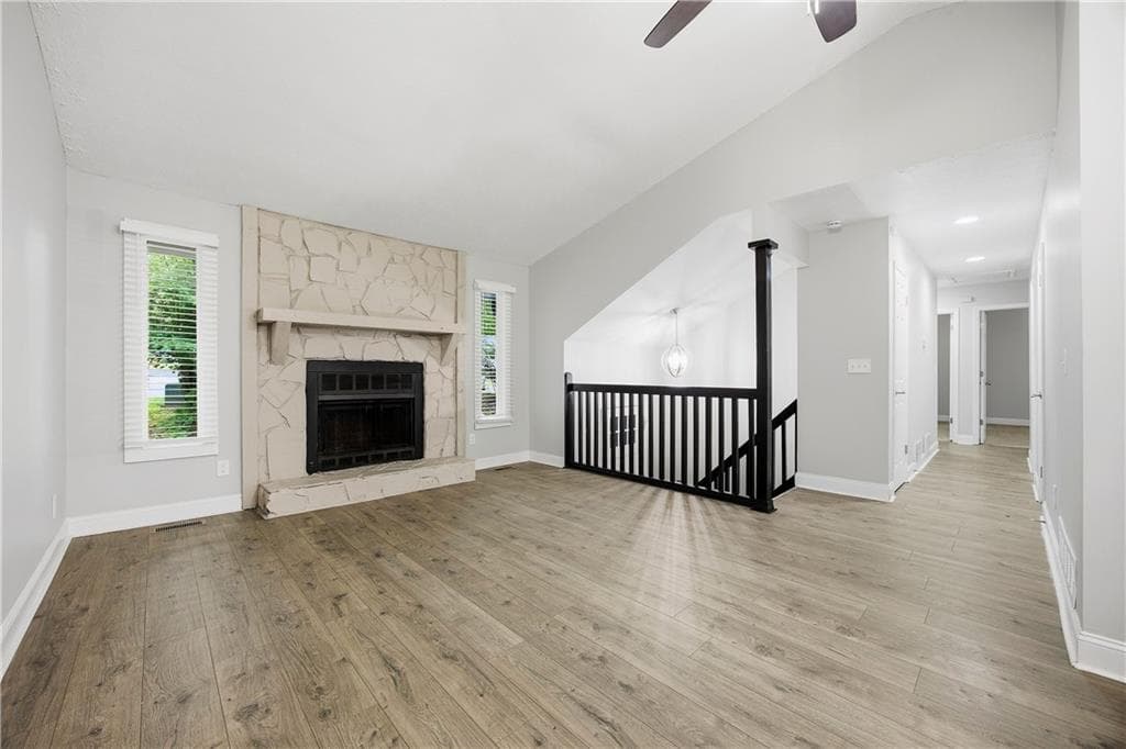 4 bedroom, 3 bathroom, 1,636 sq ft single family residence for sale at 3021 Munson Court, Snellville, GA 30039 — photo 2