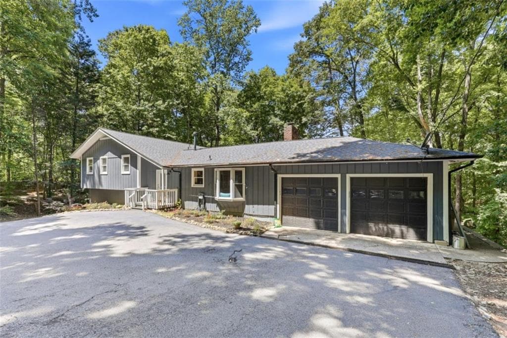 5 bedroom, 3 bathroom, 1,749 sq ft single family residence sold at 3928 Lake Court, Gainesville, GA 30501