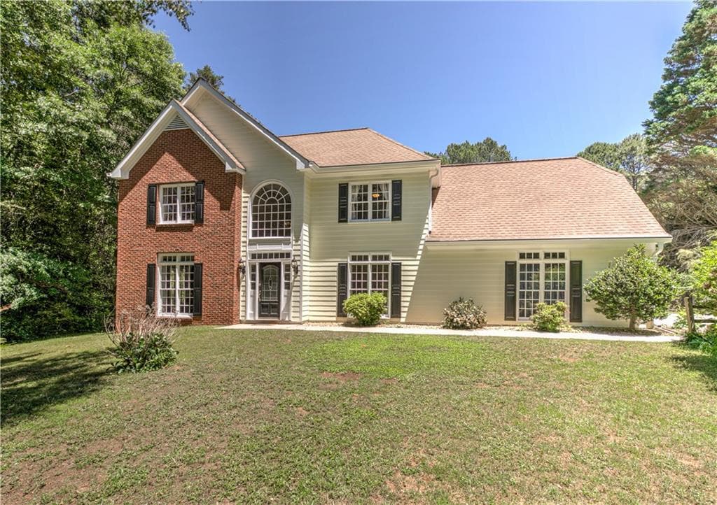 4 bedroom, 3 bathroom, 2,410 sq ft single family residence for sale at 6310 Black Oak Drive, Cumming, GA 30040 — photo 2
