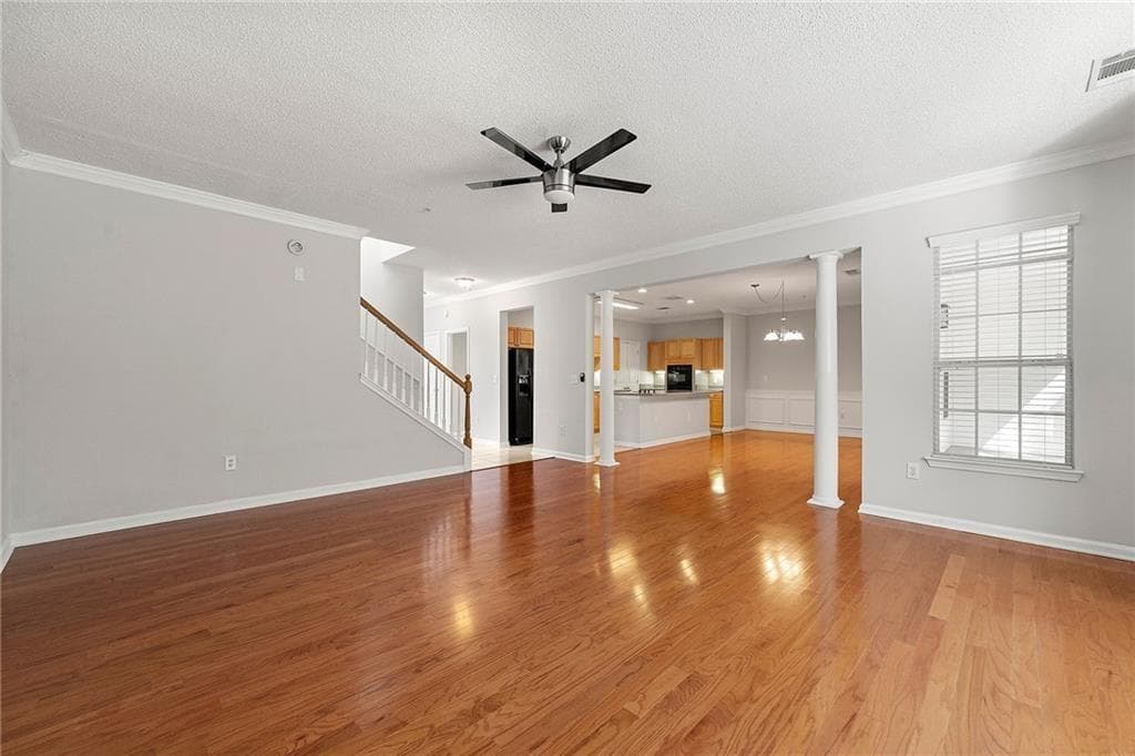 3 bedroom, 3 bathroom, 2,227 sq ft townhouse for sale at 2015 Barrett Lakes Boulevard 415, Kennesaw, GA 30144 — photo 6