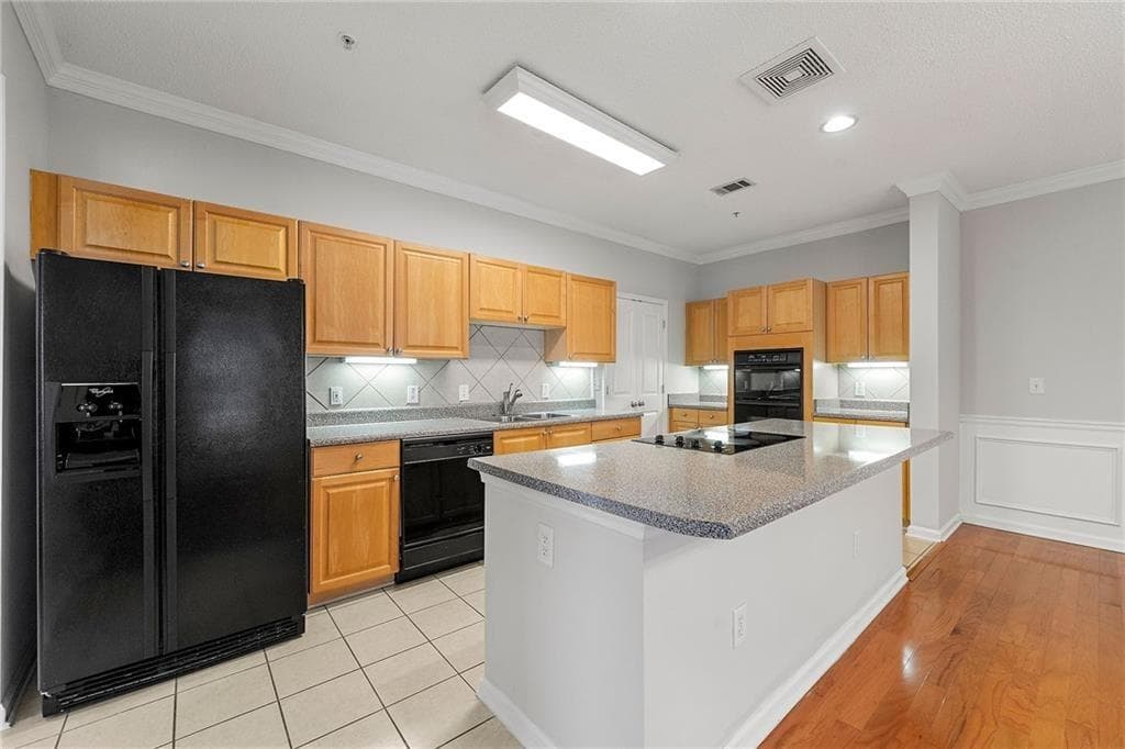 3 bedroom, 3 bathroom, 2,227 sq ft townhouse for sale at 2015 Barrett Lakes Boulevard 415, Kennesaw, GA 30144 — photo 8