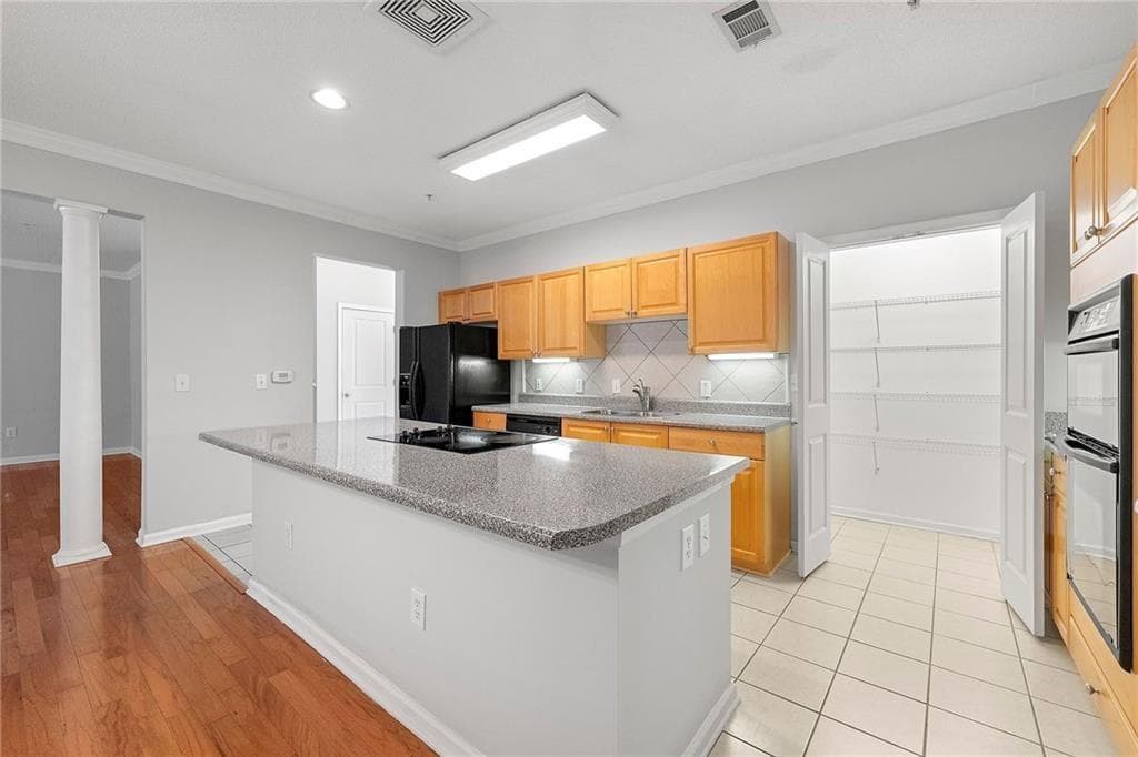 3 bedroom, 3 bathroom, 2,227 sq ft townhouse for sale at 2015 Barrett Lakes Boulevard 415, Kennesaw, GA 30144 — photo 10