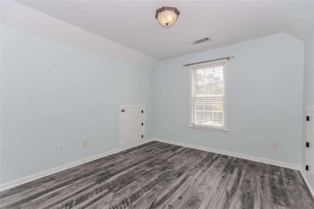 3 bedroom, 3 bathroom, 1,615 sq ft single family residence under contract at 6230 Dana Way, Cumming, GA 30040 — photo 9