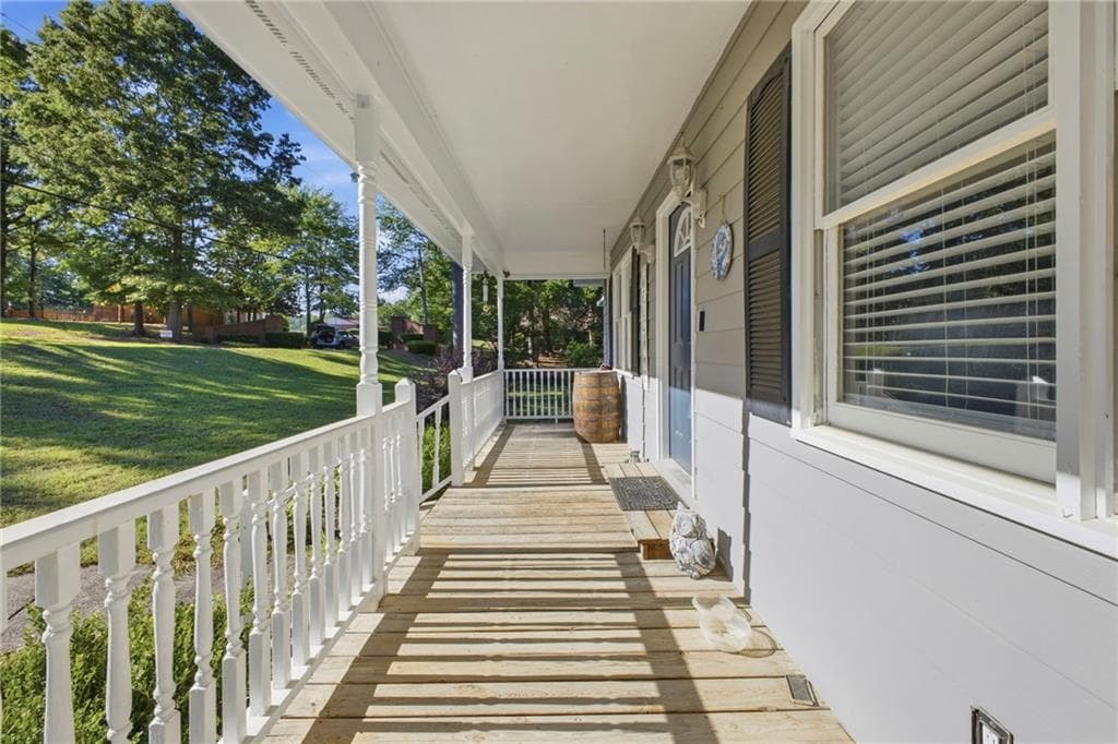 4 bedroom, 4 bathroom, 2,784 sq ft single family residence for sale at 111 Mount Vernon Drive, Calhoun, GA 30701 — photo 3