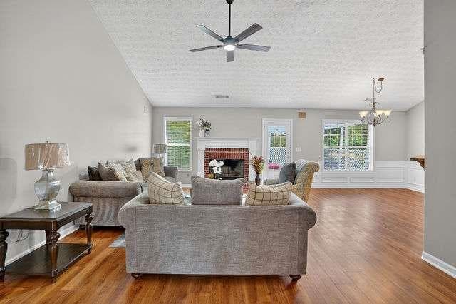 4 bedroom, 2 bathroom, 2,438 sq ft single family residence for sale at 2270 Taylor Pointe Way, Dacula, GA 30019 — photo 9