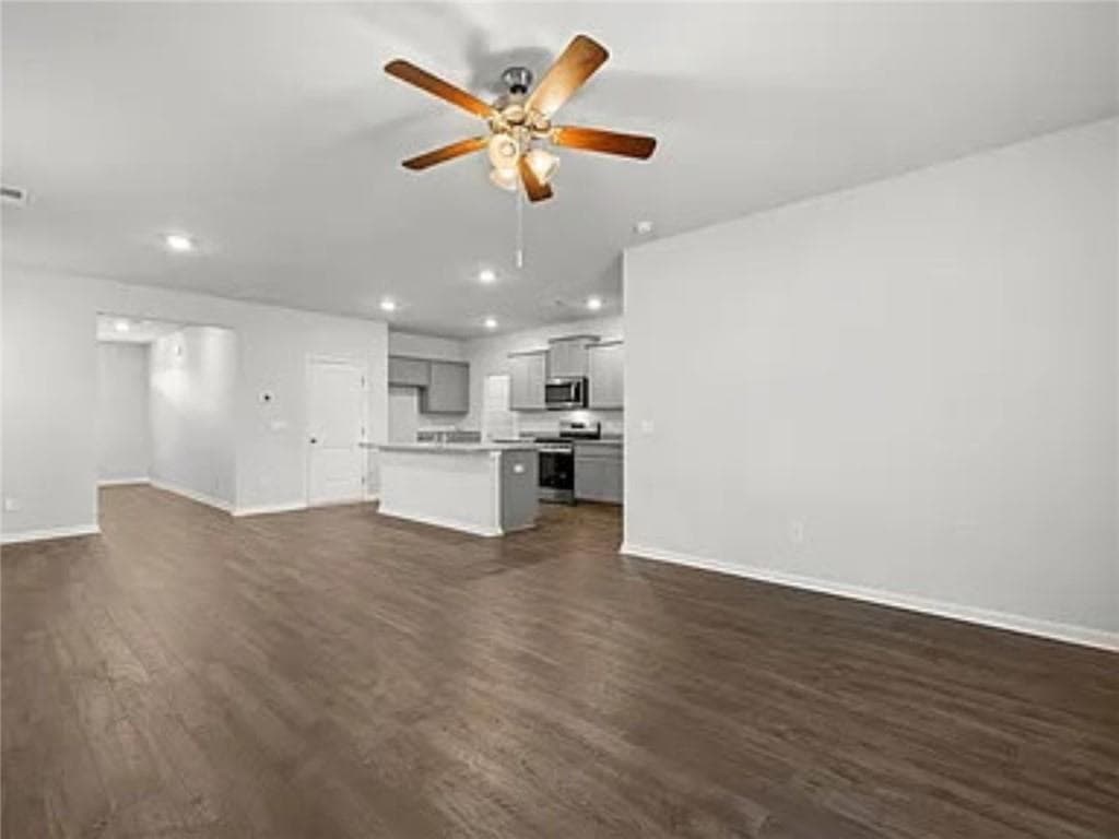 5 bedroom, 3 bathroom single family residence for rent at 1087 Rigby Court, Atlanta, GA 30354 for $3,600 a month — photo 3