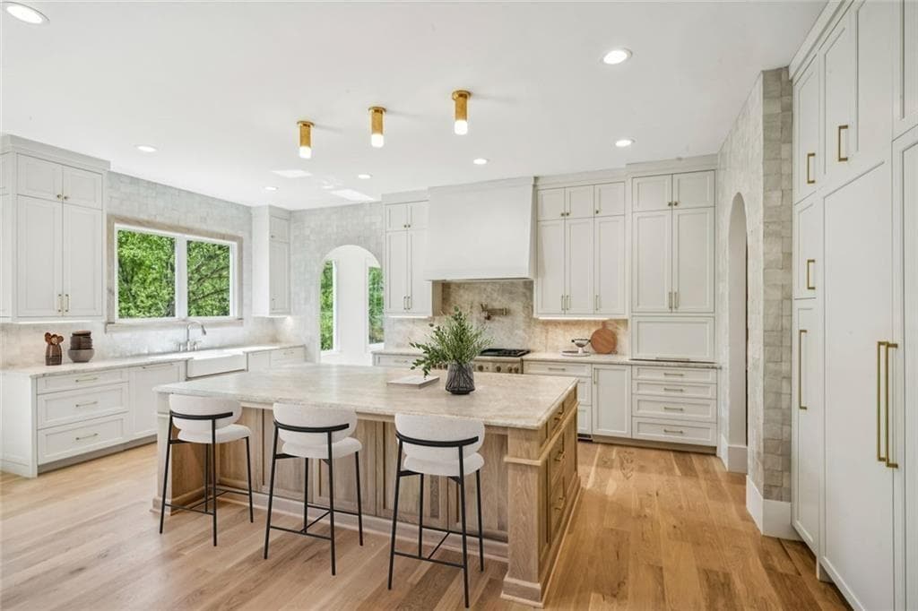 5 bedroom, 5 bathroom, 5,028 sq ft single family residence for sale at 1704 Athena Way, Athens, GA 30606 — photo 3