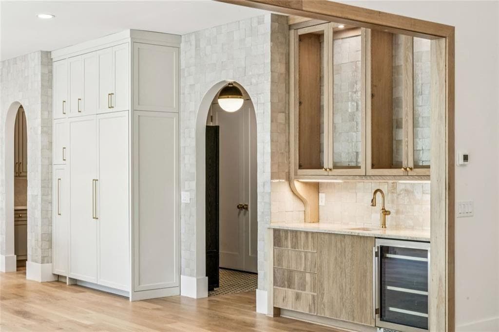 5 bedroom, 5 bathroom, 5,028 sq ft single family residence for sale at 1704 Athena Way, Athens, GA 30606 — photo 5