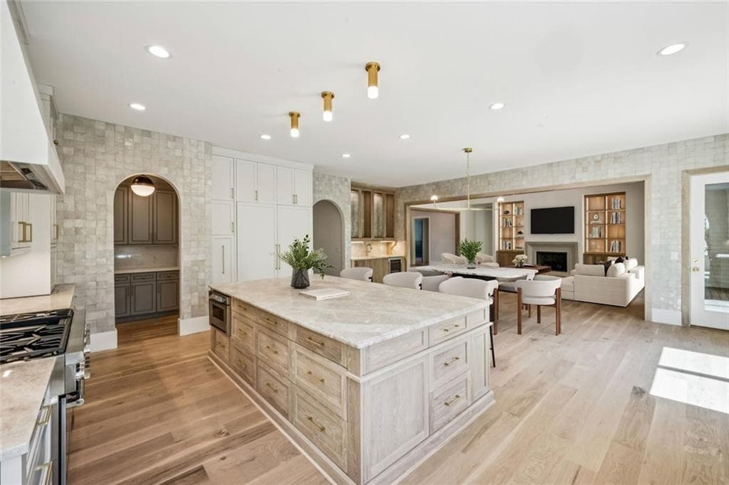 5 bedroom, 5 bathroom, 5,028 sq ft single family residence for sale at 1704 Athena Way, Athens, GA 30606 — photo 8