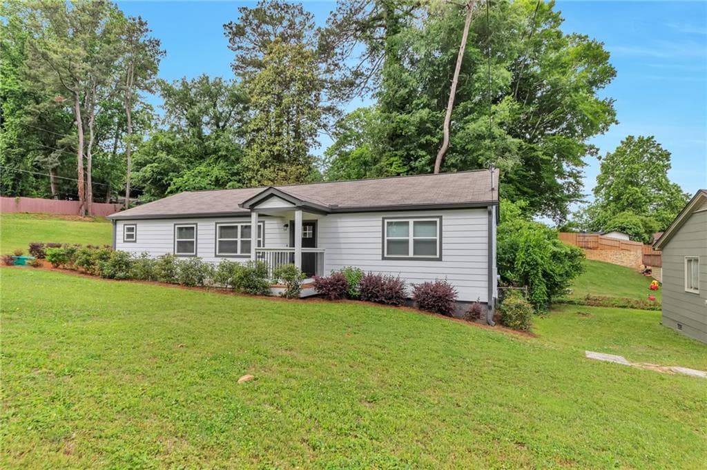 3 bedroom, 2 bathroom, 1,250 sq ft single family residence for sale at 4108 Clay Drive, Atlanta, GA 30360 — photo 5