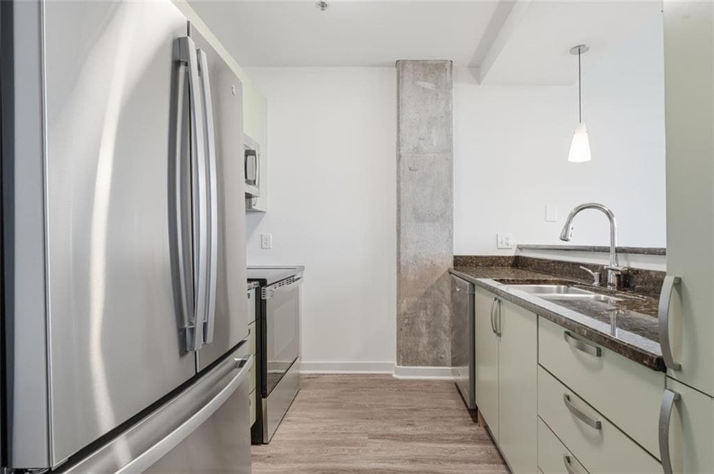 1 bedroom, 1 bathroom, 677 sq ft condominium for sale at 245 N HIGHLAND Avenue 402, Atlanta, GA 30307 — photo 4
