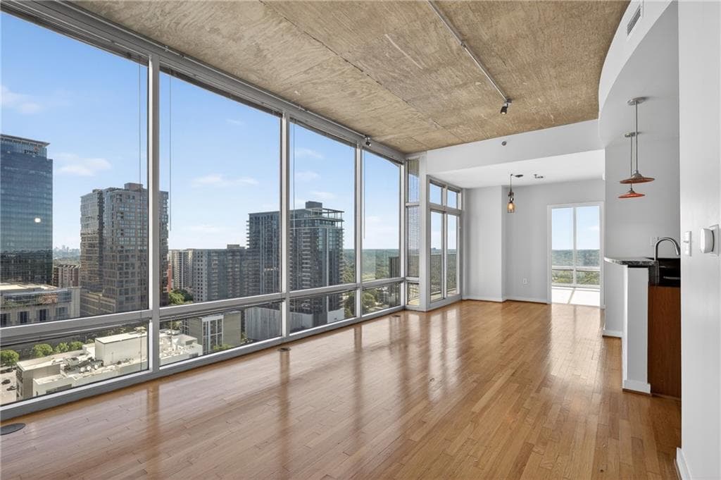 1 bedroom, 1 bathroom, 851 sq ft condominium for sale at 943 Peachtree Street 1915, Atlanta, GA 30309 — photo 5