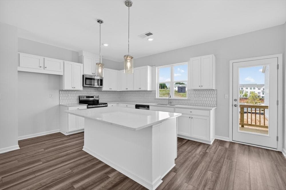 3 bedroom, 4 bathroom, 1,893 sq ft townhouse under contract at 104 Epperly Way, Tucker, GA 30084 — photo 8