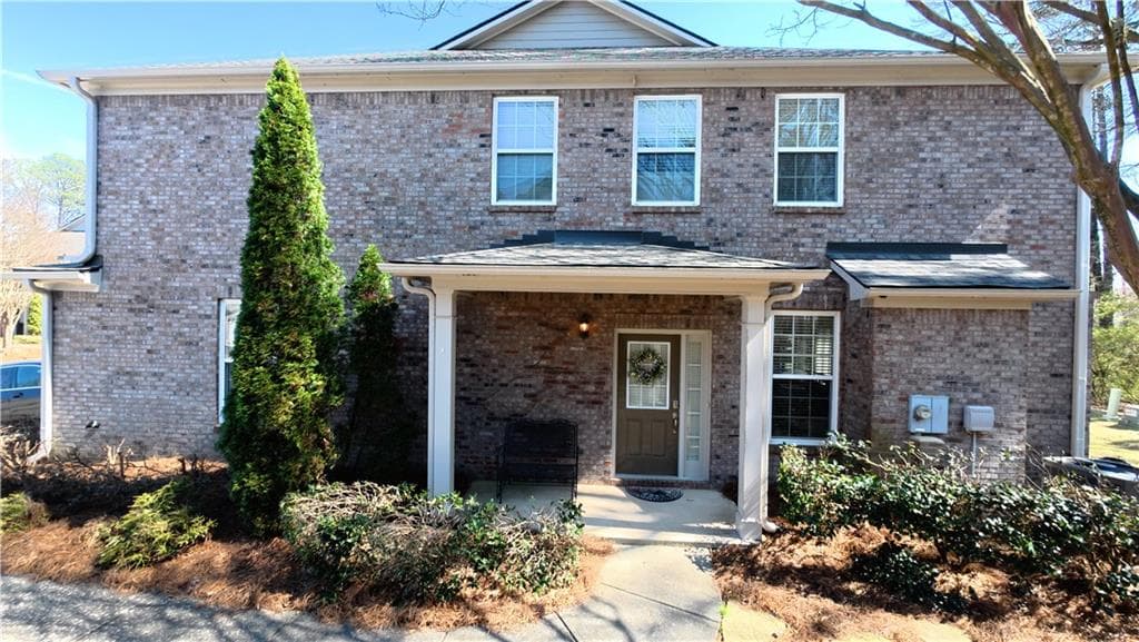 3 bedroom, 3 bathroom, 1,848 sq ft townhouse for sale at 3192 Brockenhurst Drive, Buford, GA 30519 — photo 1 of 55
