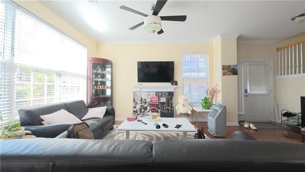 3 bedroom, 3 bathroom, 1,848 sq ft townhouse for sale at 3192 Brockenhurst Drive, Buford, GA 30519 — photo 2