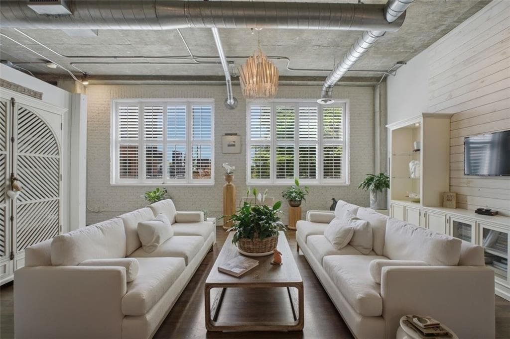 1 bedroom, 1 bathroom, 980 sq ft condominium for sale at 3235 Roswell Road 402, Atlanta, GA 30305 — photo 4