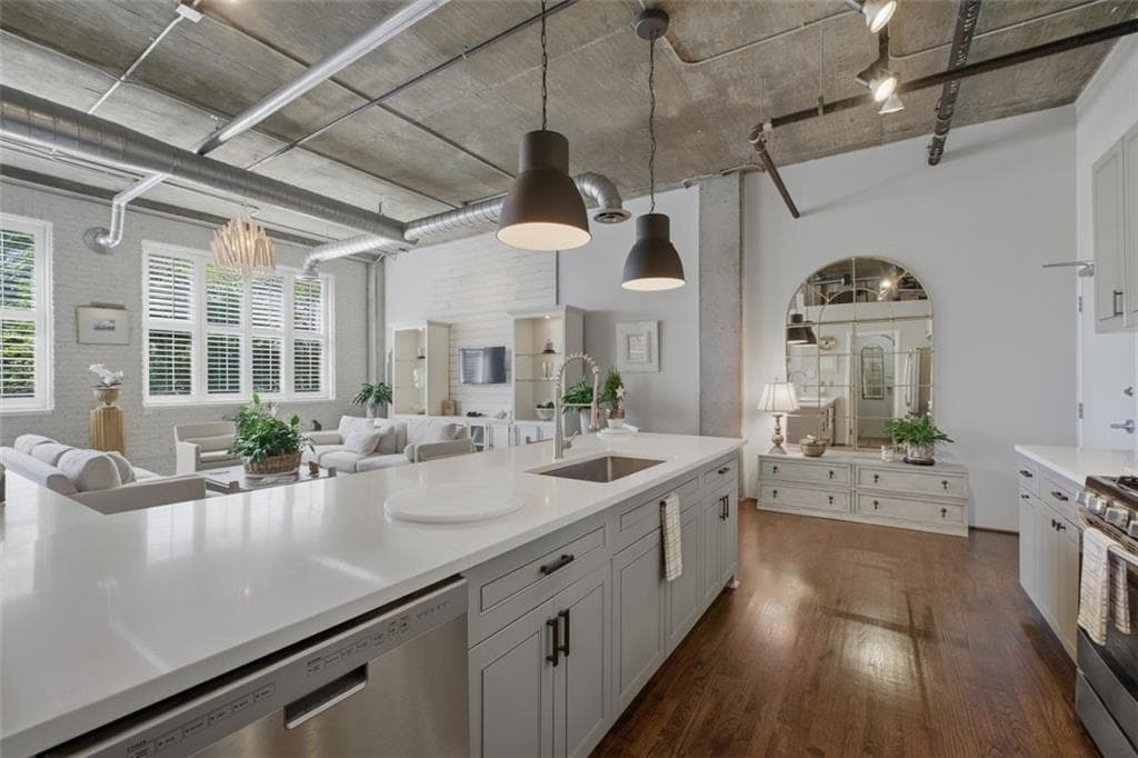 1 bedroom, 1 bathroom, 980 sq ft condominium for sale at 3235 Roswell Road 402, Atlanta, GA 30305 — photo 6