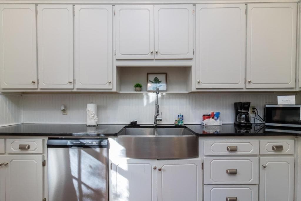 6 bedroom, 4 bathroom, 3,686 sq ft single family residence for sale at 2217 13th Street, Columbus, GA 31906 — photo 7