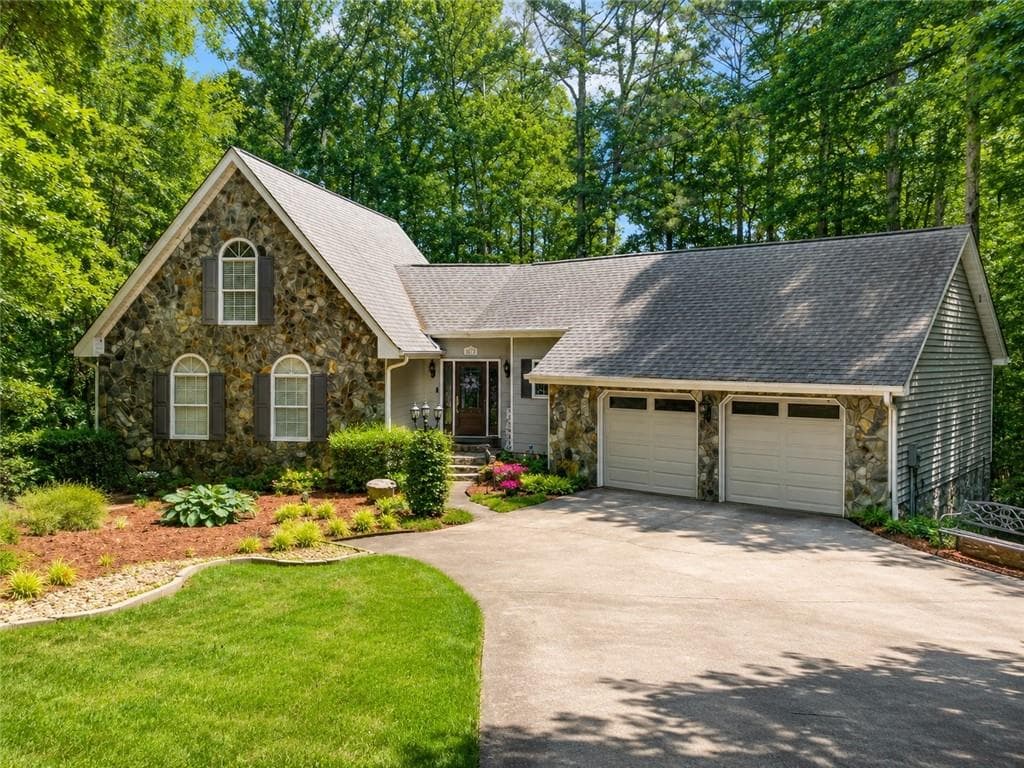 3 bedroom, 3 bathroom, 2,838 sq ft single family residence under contract at 3078 Chapel Hill Road, Douglasville, GA 30135