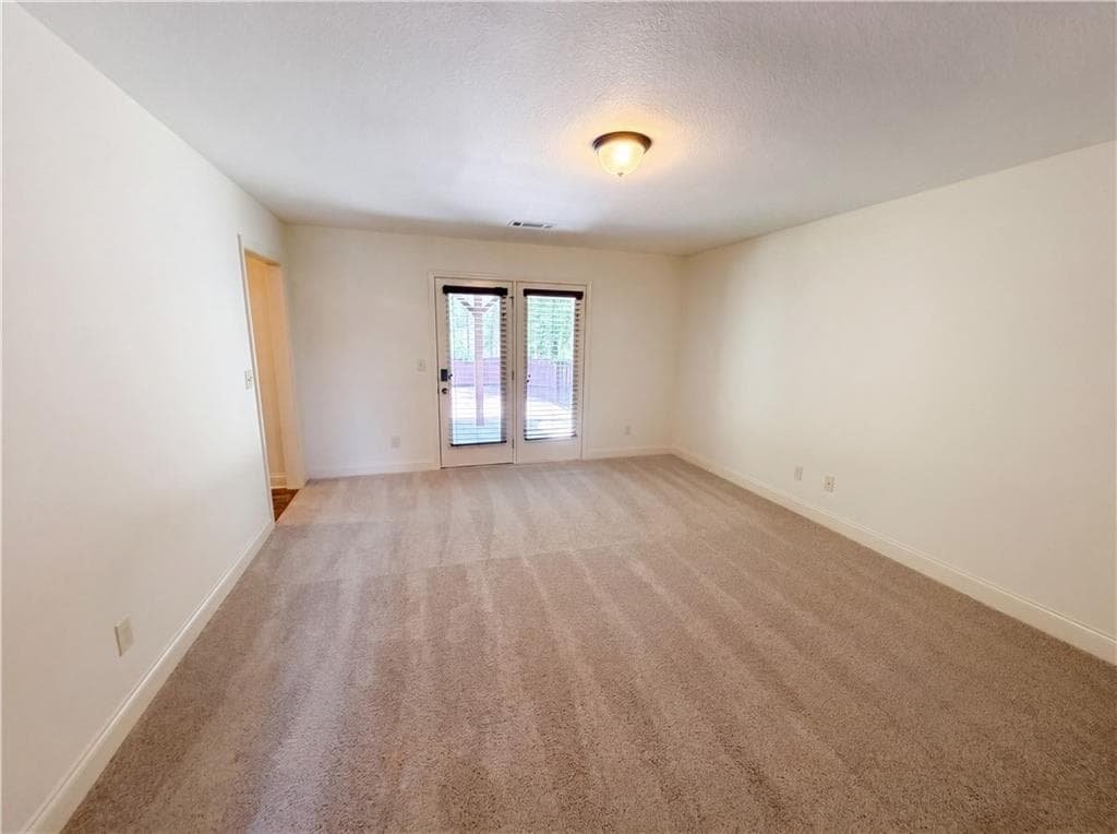 4 bedroom, 3 bathroom, 2,335 sq ft single family residence under contract at 2721 Berkshire Drive, Winder, GA 30680 — photo 8