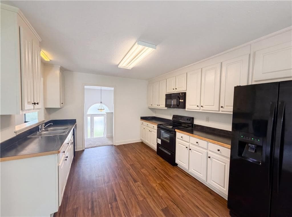 4 bedroom, 3 bathroom, 2,335 sq ft single family residence under contract at 2721 Berkshire Drive, Winder, GA 30680 — photo 9