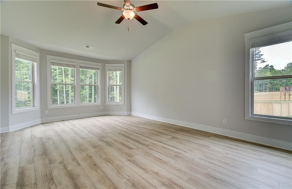 4 bedroom, 4 bathroom, 3,669 sq ft single family residence under contract at 107 Homesite Saddle Drive, Senoia, GA 30276 — photo 8