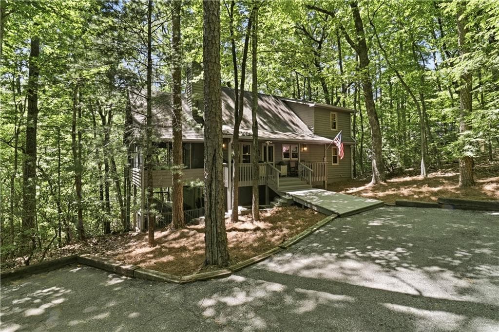 3 bedroom, 3 bathroom, 2,466 sq ft single family residence under contract at 126 Robins Nest, Big Canoe, GA 30143 — photo 3