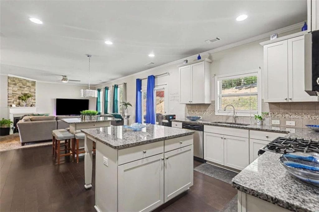 4 bedroom, 4 bathroom, 2,852 sq ft single family residence for sale at 7247 Demeter Drive, Atlanta, GA 30349 — photo 10