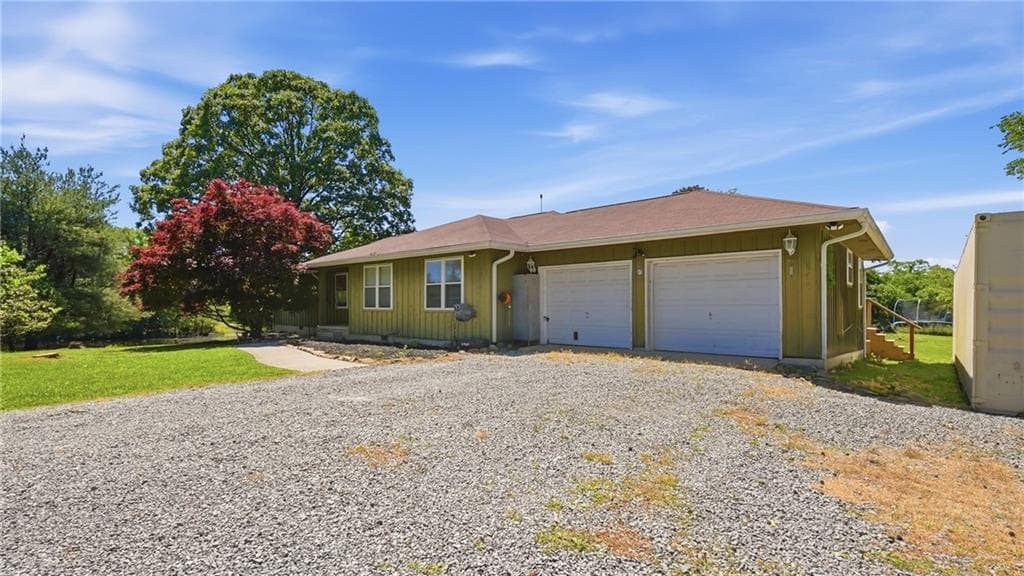 3 bedroom, 2 bathroom, 1,744 sq ft single family residence for sale at 936 Cowboy Sams, Trenton, GA 30752 — photo 10