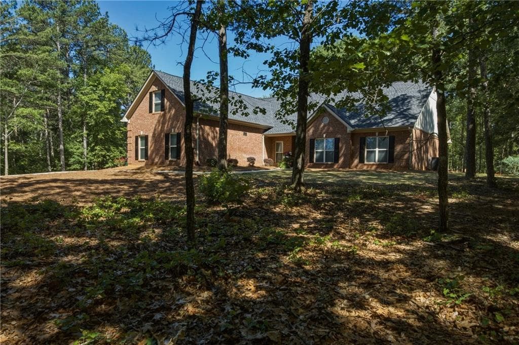 4 bedroom, 3 bathroom, 3,031 sq ft single family residence for sale at 635 Marigot Way, Statham, GA 30666 — photo 3