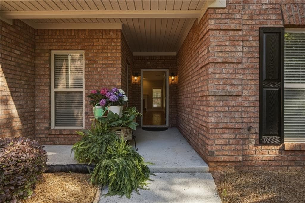 4 bedroom, 3 bathroom, 3,031 sq ft single family residence for sale at 635 Marigot Way, Statham, GA 30666 — photo 5