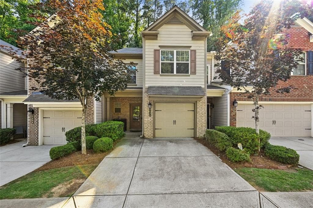 3 bedroom, 3 bathroom, 1,780 sq ft townhouse for sale at 2496 Norwood Park Crossing, Atlanta, GA 30340 — photo 1 of 34