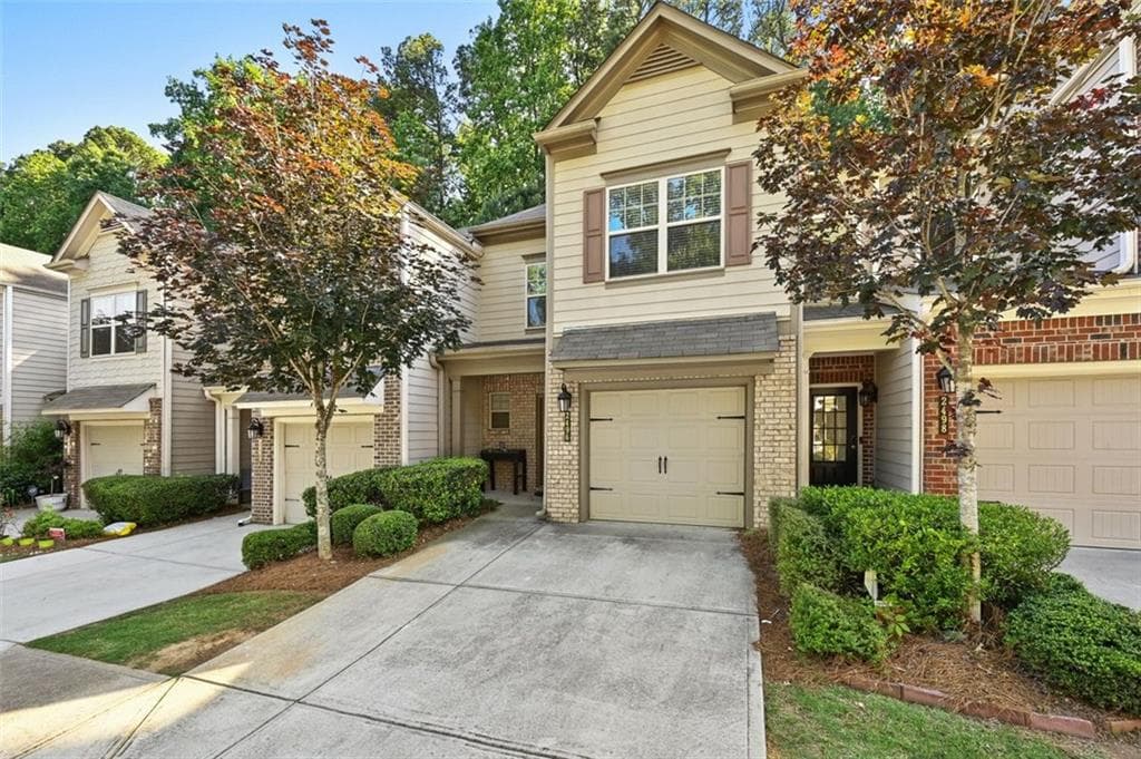 3 bedroom, 3 bathroom, 1,780 sq ft townhouse for sale at 2496 Norwood Park Crossing, Atlanta, GA 30340 — photo 2