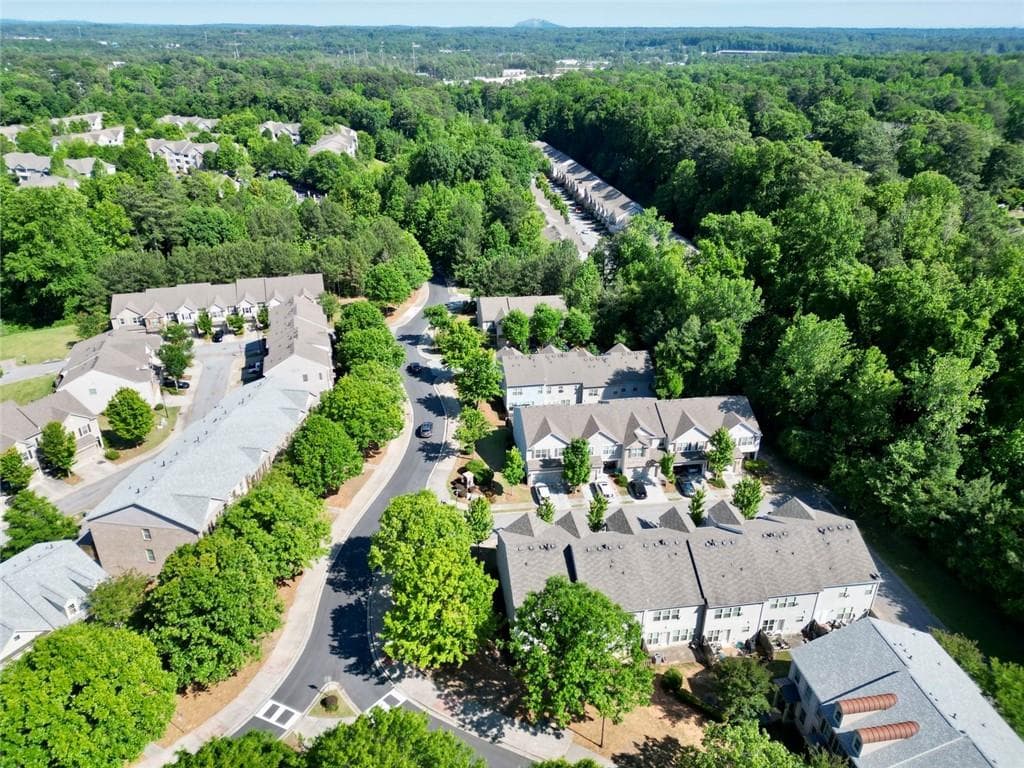 3 bedroom, 3 bathroom, 1,780 sq ft townhouse for sale at 2496 Norwood Park Crossing, Atlanta, GA 30340 — photo 3