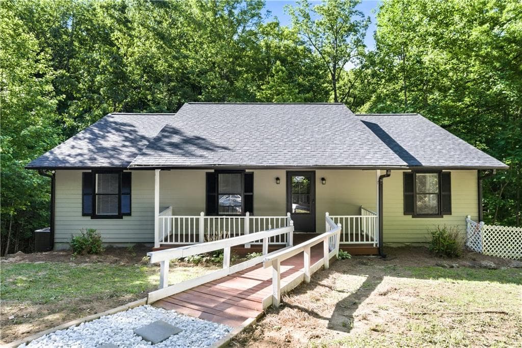 5 bedroom, 3 bathroom, 2,568 sq ft single family residence under contract at 1029 Woodlawn Drive, Cleveland, GA 30528