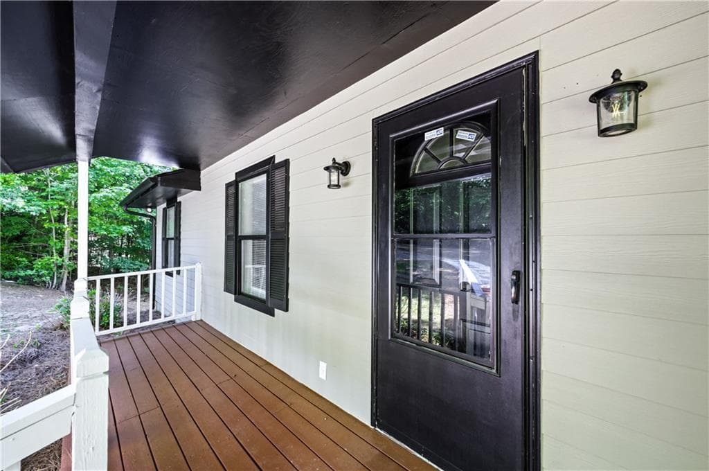 5 bedroom, 3 bathroom, 2,568 sq ft single family residence under contract at 1029 Woodlawn Drive, Cleveland, GA 30528 — photo 2