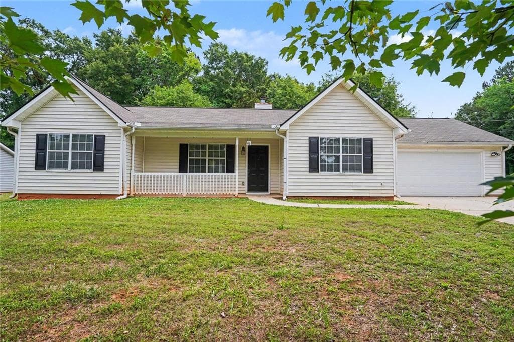 3 bedroom, 2 bathroom, 1,326 sq ft single family residence for sale at 66 Mallie Court, Hampton, GA 30228 — photo 2