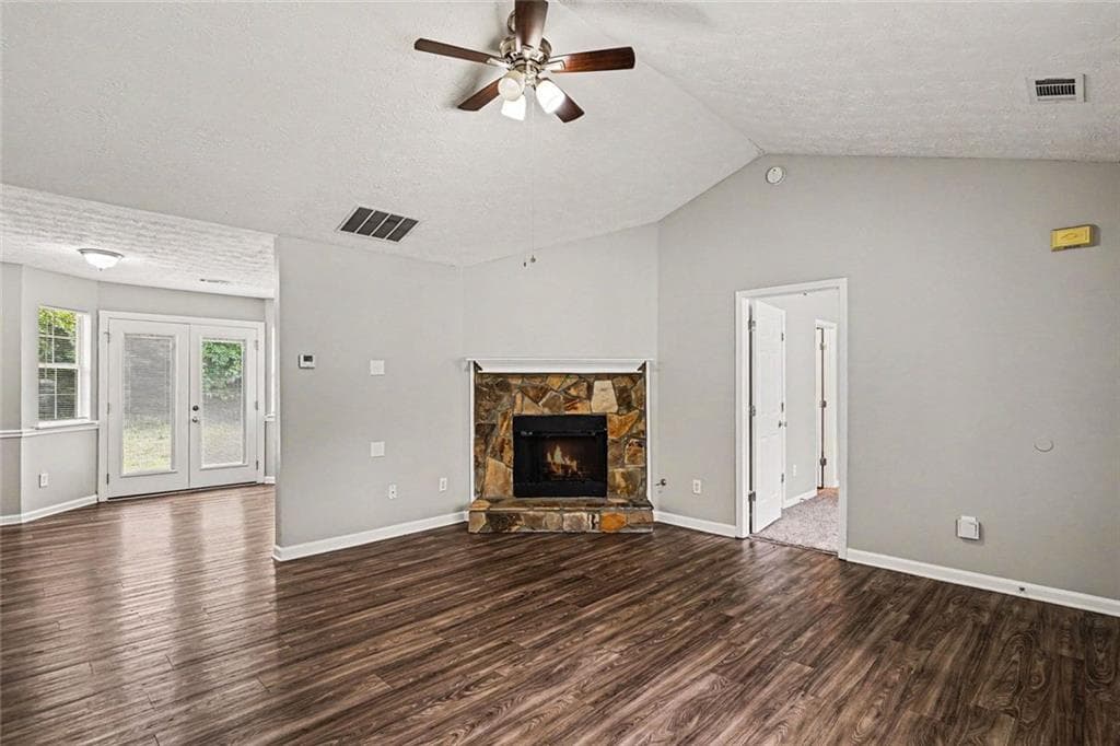 3 bedroom, 2 bathroom, 1,326 sq ft single family residence for sale at 66 Mallie Court, Hampton, GA 30228 — photo 4