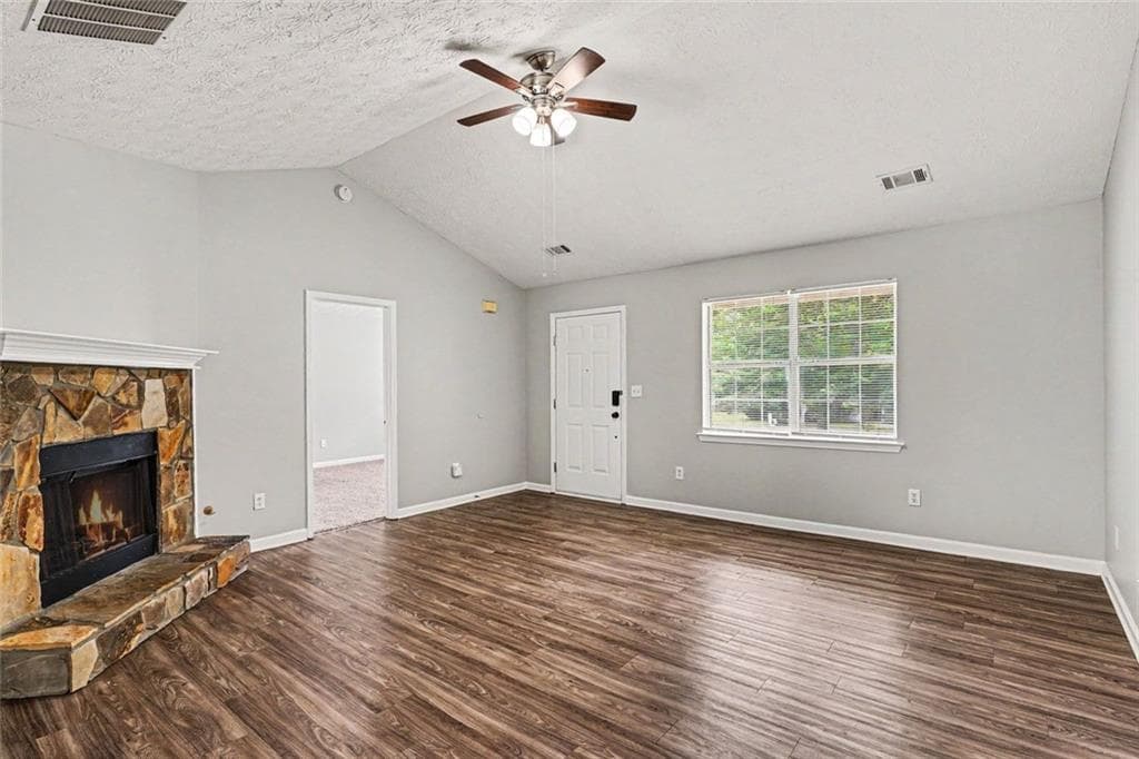 3 bedroom, 2 bathroom, 1,326 sq ft single family residence for sale at 66 Mallie Court, Hampton, GA 30228 — photo 6